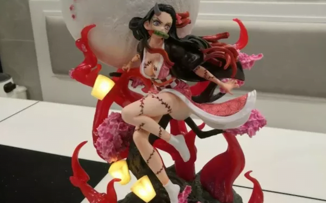 Bị bạn gái đập nát mô hình trị giá 3.300 USD, nam thanh niên lập tức chia tay vì quá bức xúc