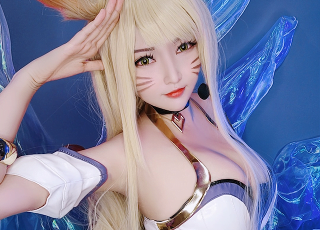 “Thánh nữ CTer” hóa thân thành Ahri K / DA siêu nóng bỏng