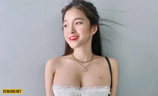Nữ game thủ nổi tiếng công khai tiết lộ về “lần đầu” của mình