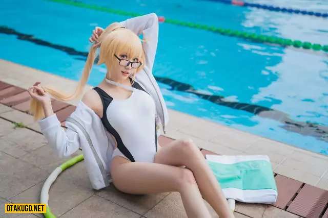 Cosplay Jeanne d’Arc trong Fate Grand Order siêu gợi cảm