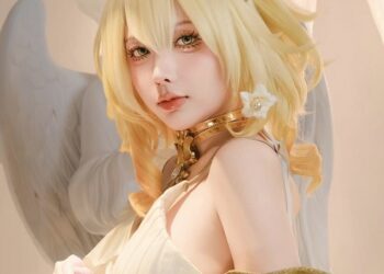 Ngắm màn Cosplay Aglaea nuột nà đẹp không tỳ vết