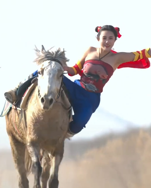 Cosplay Natra, cô gái khiến người xem trầm trồ 3 Cosplay Natra, cô gái khiến người xem trầm trồ